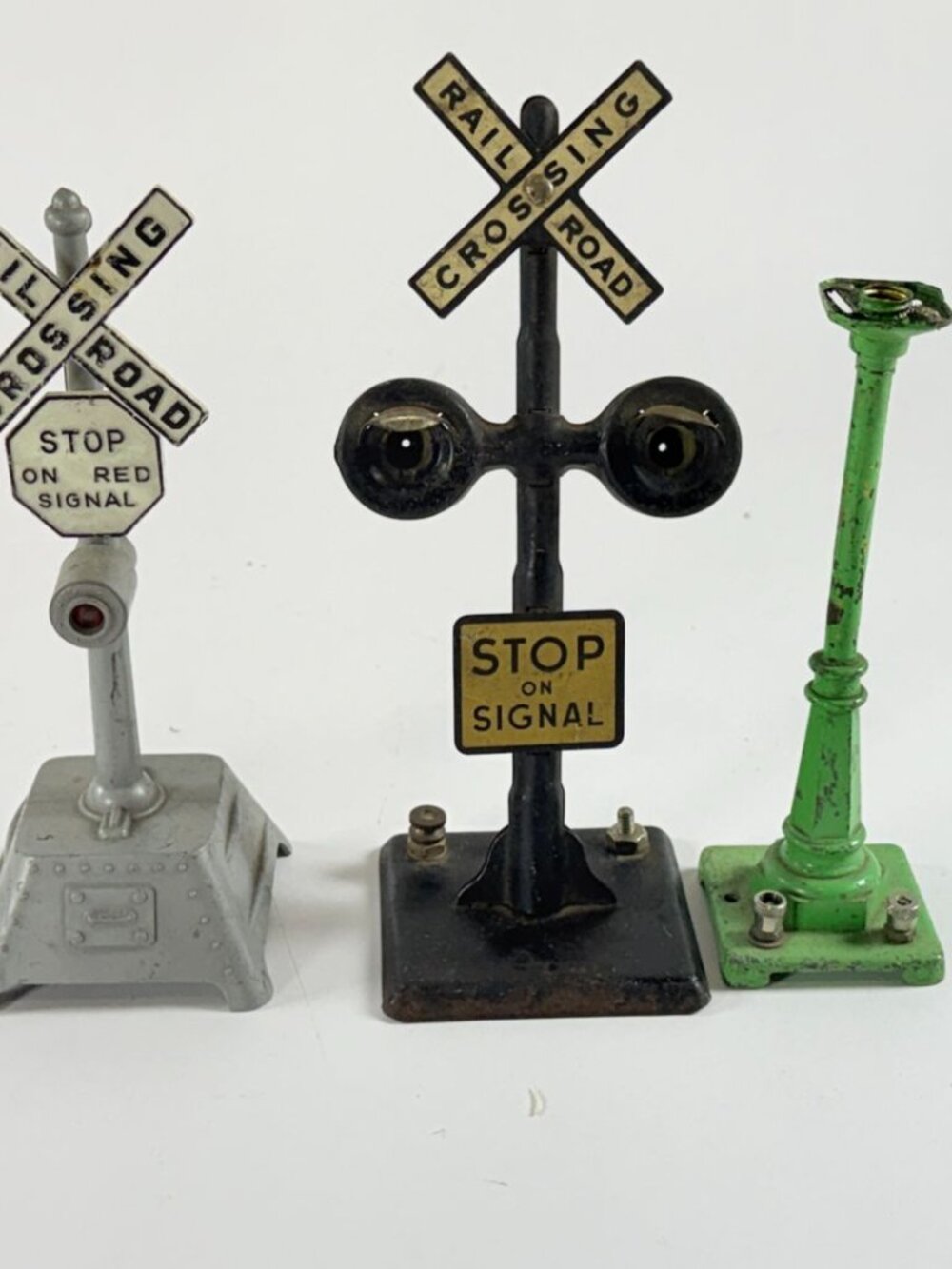 Vintage 3 O Gauge Train Railroad Crossing Signals Gray Black Green Not Tested